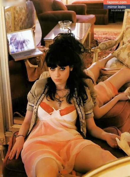 Zooey Deschanel aka zooeydeschanel Nude Leaks on modelfansclub.com