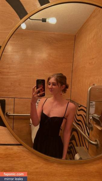 Willow Shields aka willowshields Nude Leaks on modelfansclub.com