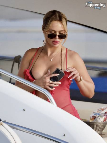 Ashley Stevenson & Marcus Jordan Enjoy a Day at Sea in Saint Tropez (12 Photos) on modelfansclub.com